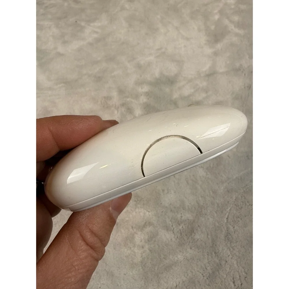 Apple Wireless Mighty Mouse Model A1197 White Bluetooth Optical Mouse MB111LL/A